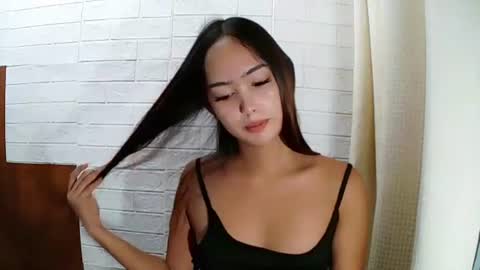Snapshot of missrianmwua chatting on 07-27-26, 07:26 missrianmwua online show from 07-27-26, 07:26