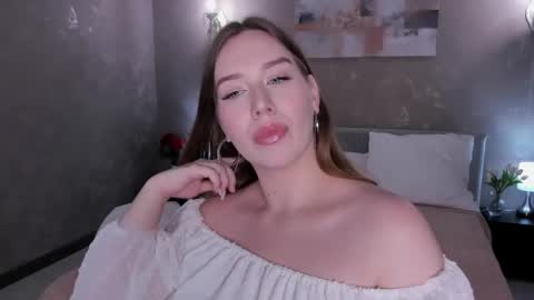 Snapshot of misss_arabella chatting on 05-21-26, 12:23 Arabella online show from 05-21-26, 12:23