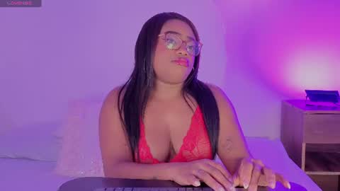 Snapshot of misssafari chatting on 07-16-26, 12:00 Miss Safari online show from 07-16-26, 12:00