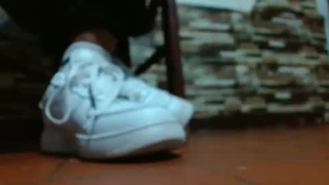 Snapshot of misssam28 chatting on 12-27-24, 03:20 TELL ME MISS online show from 12-27-24, 03:20