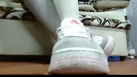 Snapshot of misssam28 chatting on 09-24-25, 04:10 TELL ME MISS online show from 09-24-25, 04:10