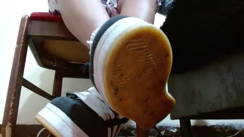 Snapshot of misssam28 chatting on 12-17-25, 04:24 TELL ME MISS online show from 12-17-25, 04:24