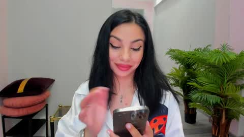 Snapshot of misssiennaa chatting on 04-03-26, 06:11 Sienna online show from 04-03-26, 06:11
