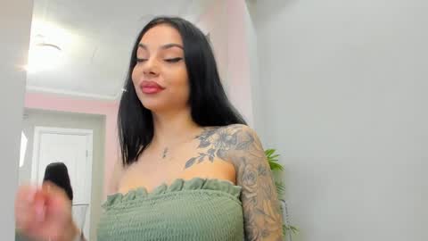 Snapshot of misssiennaa chatting on 04-10-26, 05:23 Sienna online show from 04-10-26, 05:23