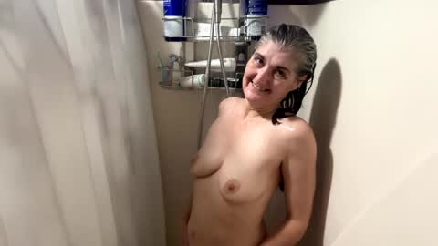 Snapshot of missspooky chatting on 01-24-25, 11:48 Miss Spooky Silverstacker online show from 01-24-25, 11:48