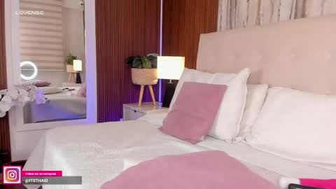 Snapshot of missthailand_ chatting on 04-22-26, 11:17 Fernanda Davila online show from 04-22-26, 11:17