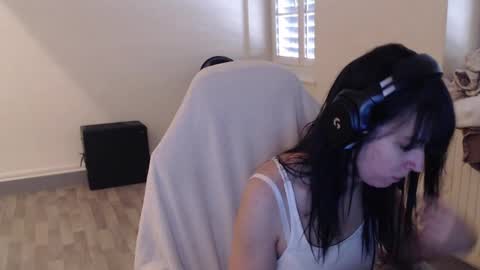 missthon online show from 01-30-25, 10:40