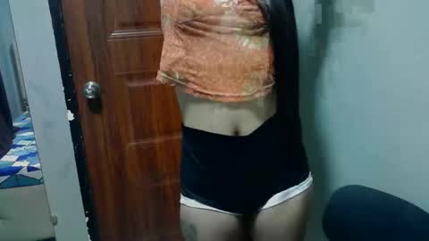 Snapshot of missunknownxoxo chatting on 05-13-26, 02:31 sofia online show from 05-13-26, 02:31