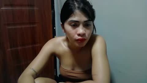 Snapshot of missunknownxoxo chatting on 05-18-26, 05:57 sofia online show from 05-18-26, 05:57
