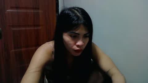 Snapshot of missunknownxoxo chatting on 05-19-26, 02:45 sofia online show from 05-19-26, 02:45