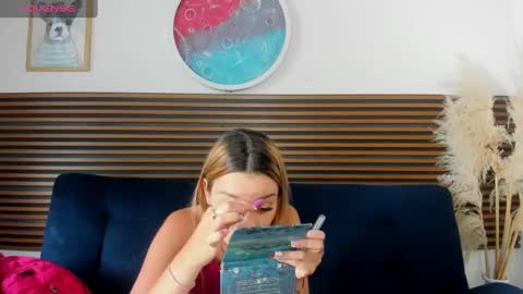 missvalery1 online show from 01-22-25, 08:28