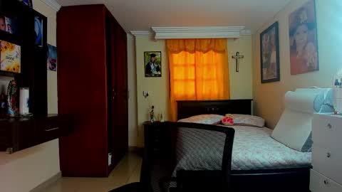 Snapshot of missvalery1 chatting on 09-08-25, 08:52 missvalery1 online show from 09-08-25, 08:52