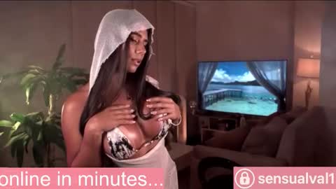 Snapshot of missvalery_1 chatting on 09-25-25, 08:12 OF online show from 09-25-25, 08:12