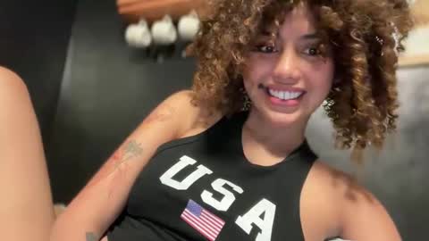 Snapshot of missxolga chatting on 12-19-24, 12:23 Divine Olga online show from 12-19-24, 12:23