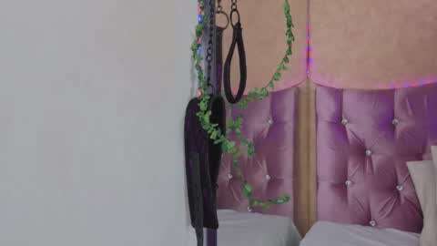 Snapshot of missy_22_ chatting on 03-18-26, 02:09 Stefanny online show from 03-18-26, 02:09