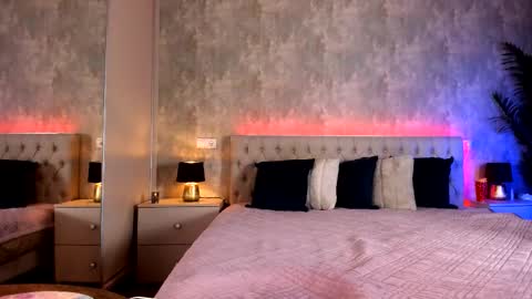 Raisa online show from 12-17-25, 10:43