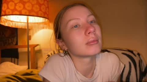 Snapshot of misszlataa chatting on 03-09-25, 06:43 Zlata online show from 03-09-25, 06:43