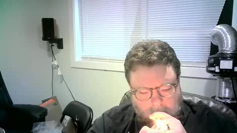 Snapshot of mister_happy567 chatting on 01-03-25, 05:53 Mr. Happy online show from 01-03-25, 05:53