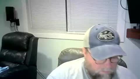 Snapshot of mister_happy567 chatting on 02-17-25, 07:58 Mr. Happy online show from 02-17-25, 07:58