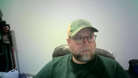 Snapshot of mister_happy567 chatting on 09-23-25, 03:53 Mr. Happy online show from 09-23-25, 03:53