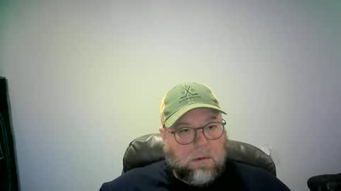 Snapshot of mister_happy567 chatting on 11-18-25, 06:18 Mr. Happy online show from 11-18-25, 06:18