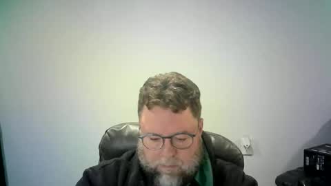 Snapshot of mister_happy567 chatting on 11-22-25, 07:18 Mr. Happy online show from 11-22-25, 07:18