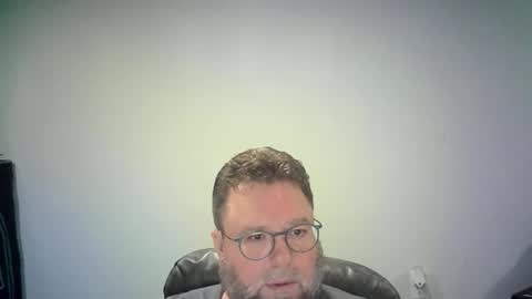 Snapshot of mister_happy567 chatting on 11-23-25, 07:52 Mr. Happy online show from 11-23-25, 07:52