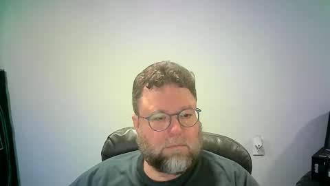 Snapshot of mister_happy567 chatting on 11-25-25, 06:46 Mr. Happy online show from 11-25-25, 06:46