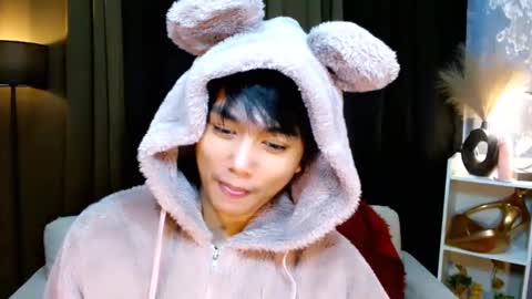 Snapshot of mister_officer chatting on 12-08-24, 12:08 SAINT SACHI  will make your day  online show from 12-08-24, 12:08