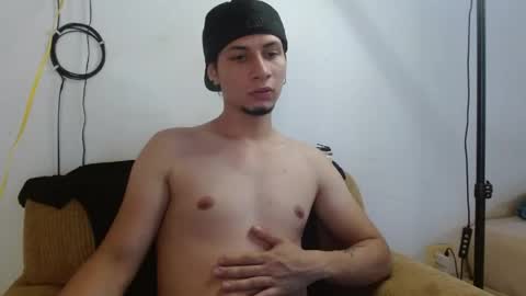 Snapshot of mistermike_69 chatting on 04-13-26, 09:53 mistermike_69 online show from 04-13-26, 09:53