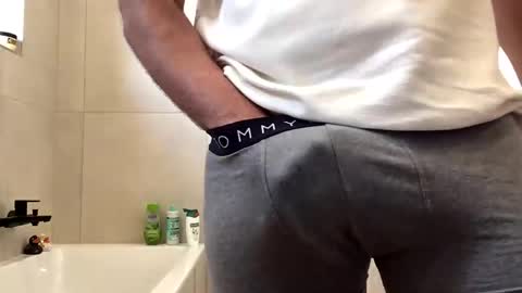Snapshot of misterxy567 chatting on 05-22-26, 05:29 misterxy567 online show from 05-22-26, 05:29