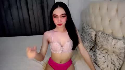 Snapshot of misterytgirl chatting on 04-14-26, 08:53 CRISHA online show from 04-14-26, 08:53