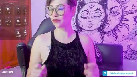 Snapshot of mistica_natural1 chatting on 01-28-25, 12:57 Mistica Natural online show from 01-28-25, 12:57