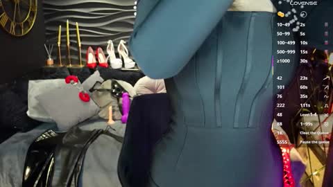 Darsy online show from 10-24-25, 05:59