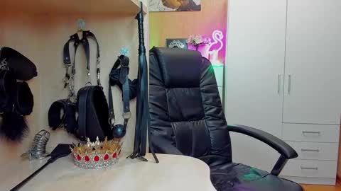 Mistress Kristi online show from 11-05-25, 08:31