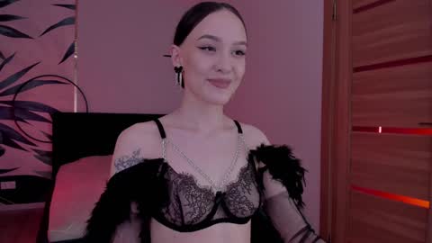 Snapshot of mistress_mialibra chatting on 12-05-24, 03:17 Mistress Mia online show from 12-05-24, 03:17