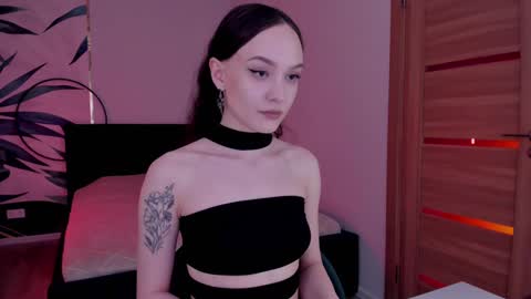Snapshot of mistress_mialibra chatting on 01-26-25, 12:37 Mistress Mia online show from 01-26-25, 12:37