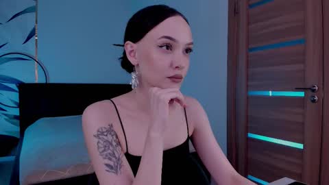 Snapshot of mistress_mialibra chatting on 09-12-25, 08:20 Mistress Mia online show from 09-12-25, 08:20