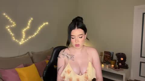 Mia online show from 07-18-26, 02:10
