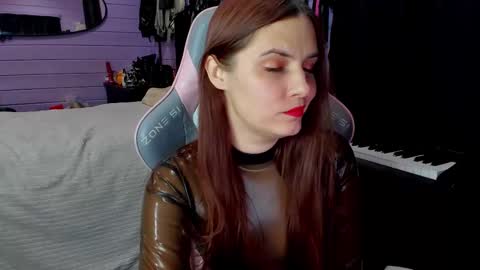 Snapshot of mistress_priest chatting on 11-28-25, 12:02 Dirty Priest and Ivi online show from 11-28-25, 12:02