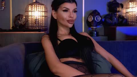 Elenia online show from 10-20-25, 09:32