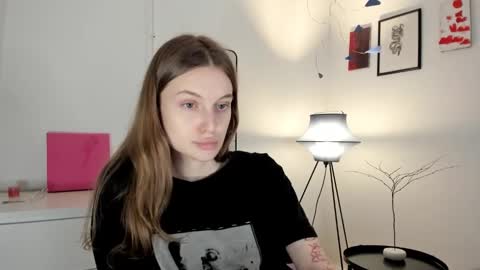 Snapshot of mistresselizy chatting on 11-09-25, 03:43 mistresselizy online show from 11-09-25, 03:43