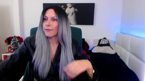 MistressEvelyn  online show from 12-09-24, 10:54