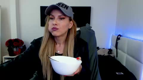 MistressEvelyn  online show from 02-03-25, 06:13