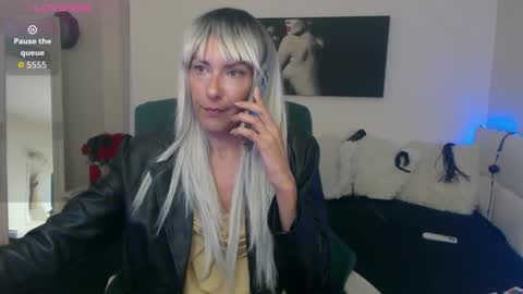 MistressEvelyn  online show from 10-06-25, 06:49