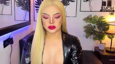 Snapshot of mistressivorykat chatting on 06-04-26, 05:08 Call me MISS JAS online show from 06-04-26, 05:08