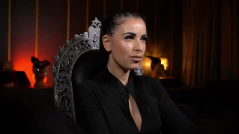Snapshot of mistresskellykent chatting on 07-08-26, 09:41 Mistress Kelly online show from 07-08-26, 09:41