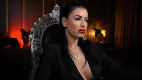 Snapshot of mistresskellykent chatting on 07-10-26, 11:29 Mistress Kelly online show from 07-10-26, 11:29