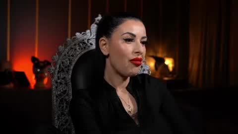 Snapshot of mistresskellykent chatting on 07-13-26, 09:39 Mistress Kelly online show from 07-13-26, 09:39