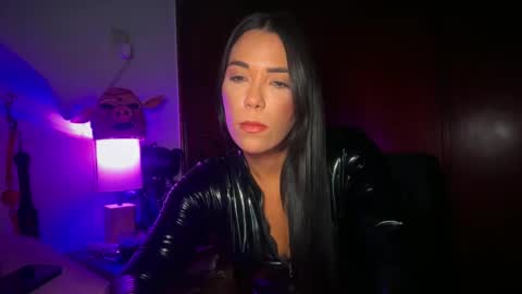 Snapshot of mistresslavinia_ chatting on 12-17-25, 07:20 only mistresslavinia oficial online show from 12-17-25, 07:20